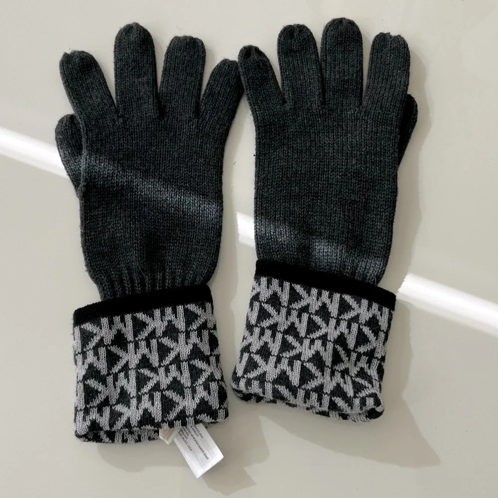 MICHAEL KORD LOGO GLOVES NEW